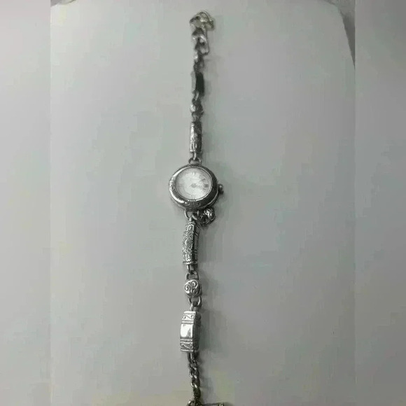 Brighton braclet needs TLC and a battery. - Picture 2 of 9